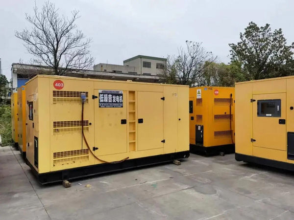 陆河如何检查柴油发电机的空气滤清器是否需要更换？